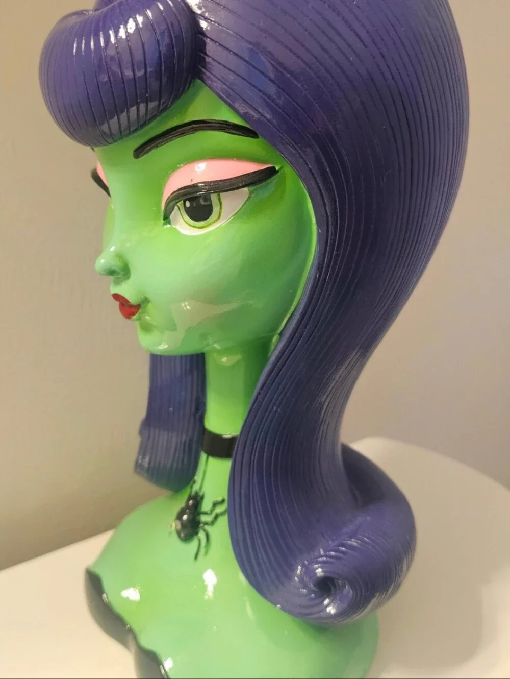 NWT!  Halloween LED Retro Bella Luxx Bride of Frankenstein Glamour Bust 💚🩷💜